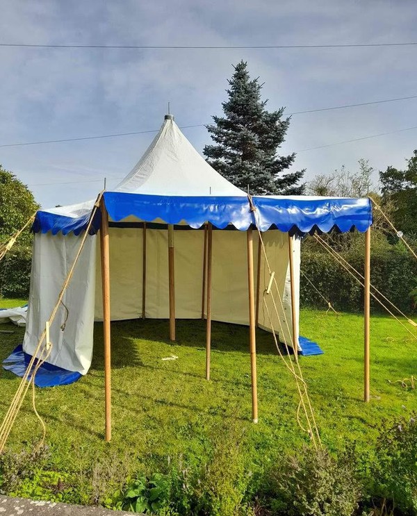 4m Diameter Blue/White Marquee With Canopy