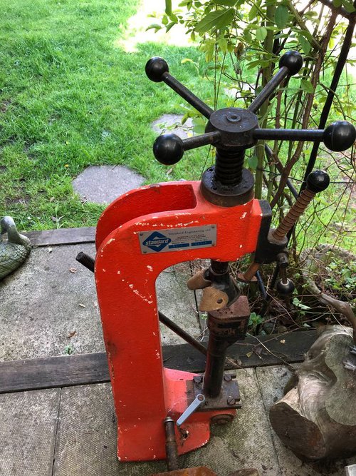 Standard Engineering Lasting Press Bench Standard Engineering Lasting Press Bench