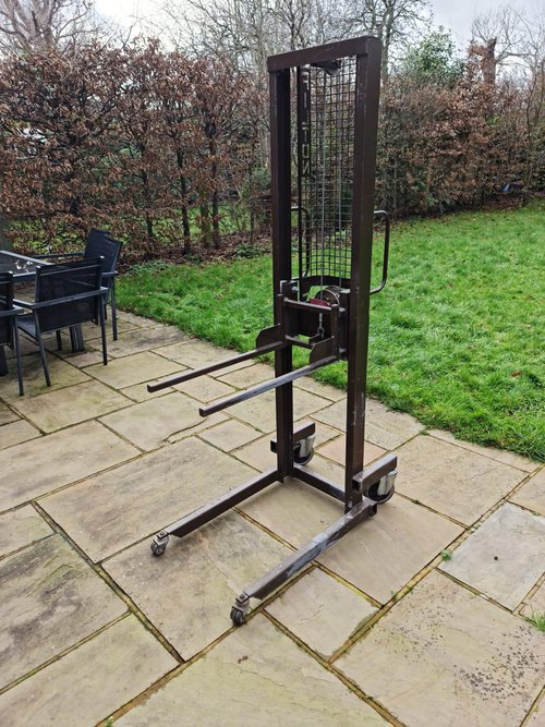 Filton Cask Lifter in good condition Filton Cask Lifter in good condition