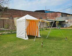 New Unused Victorian Tea, Beach Changing Tents For Sale