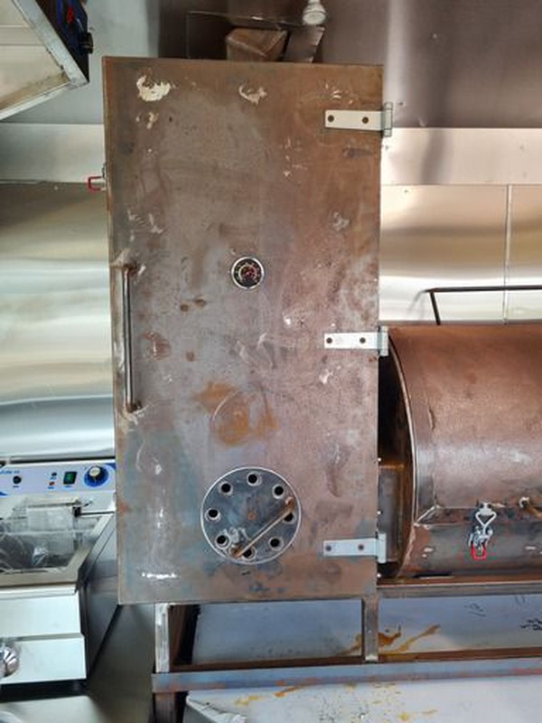 Smoker catering unit