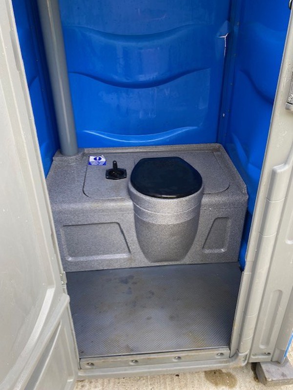 Secondhand Used Standard Portable Toilet For Sale