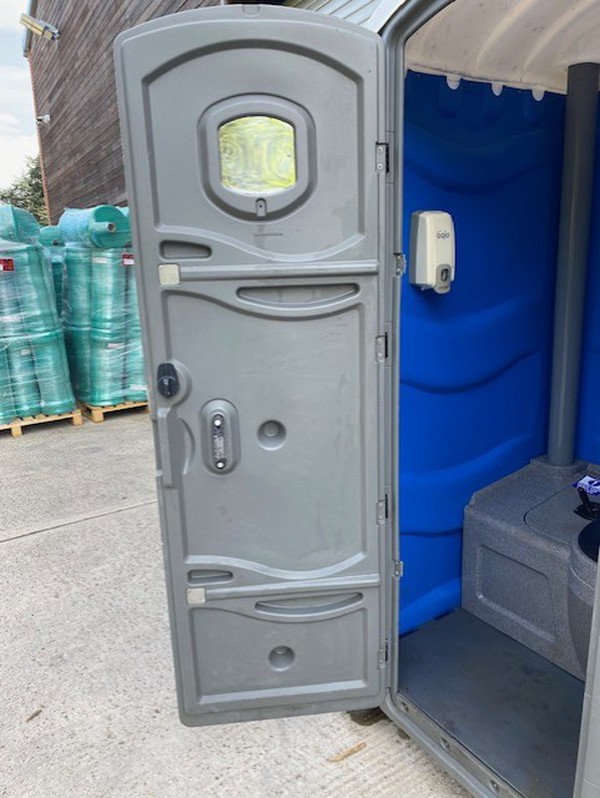 Secondhand Used Standard Portable Toilet For Sale