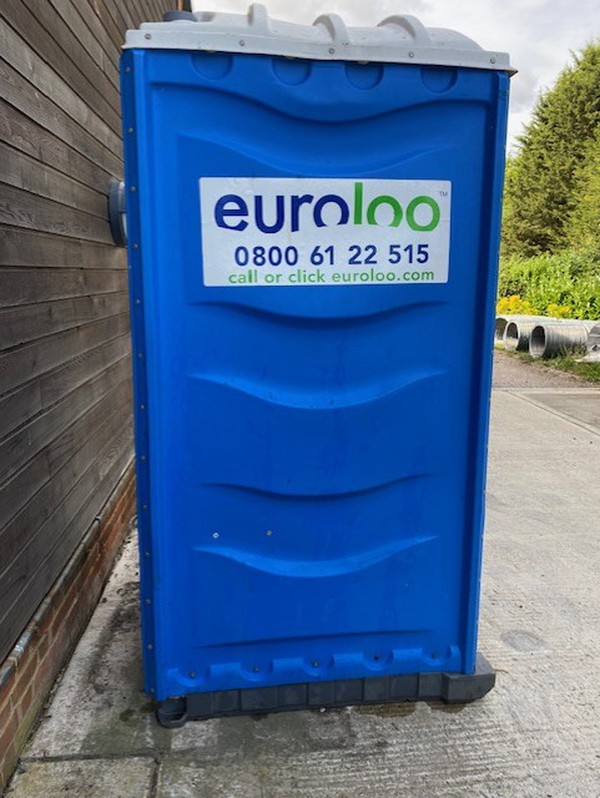 Secondhand Used Standard Portable Toilet For Sale