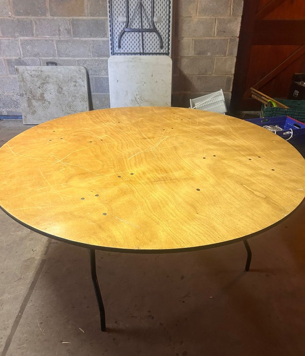 25x 5ft Round Tables For Sale