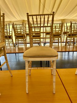 Secondhand 160x Chivari Chairs Limewash, Ivory Seating Pads For Sale