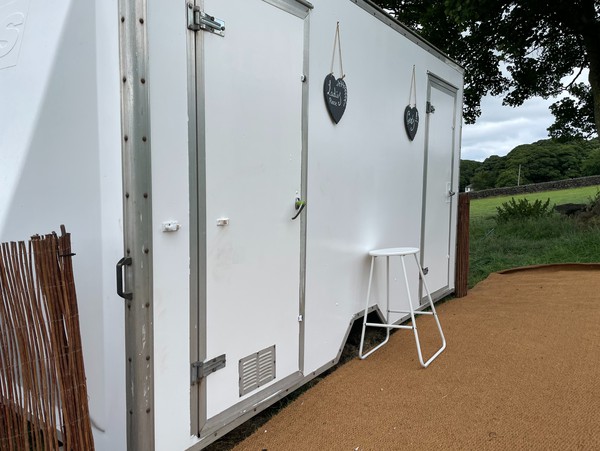 Secondhand Mobile Toilet Trailer 1+1 For Sale