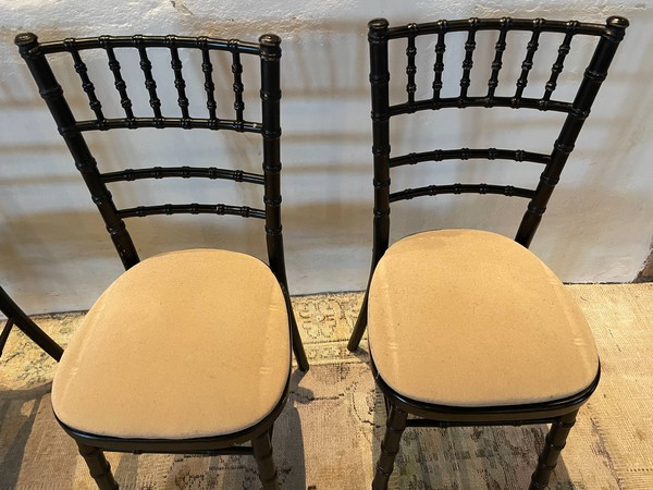 Chiavari banqueting chairs in black