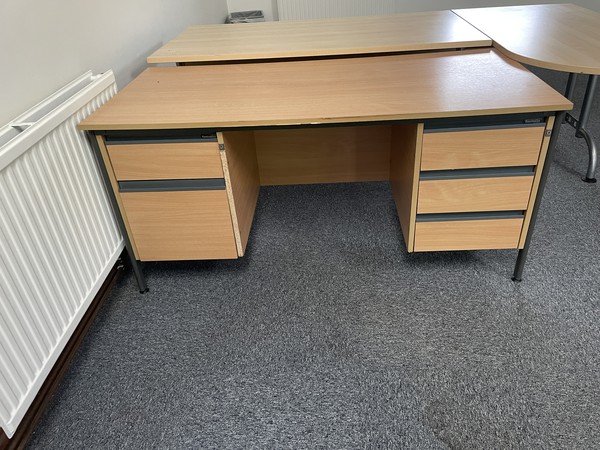 Second hand office desk with drawers