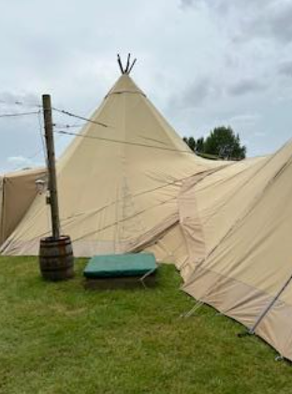 Secondhand Used Tipi Company Big Hats For Sale