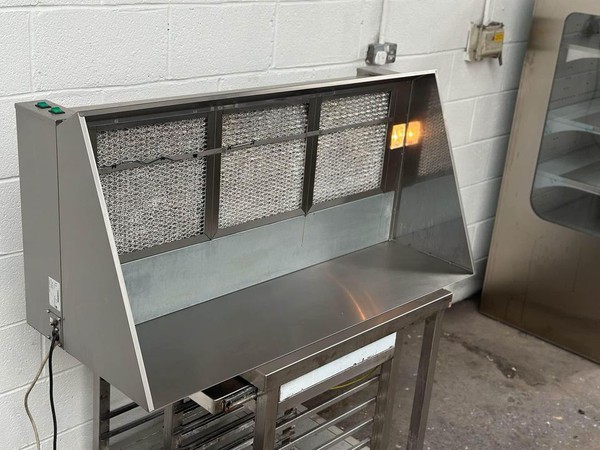 Secondhand Used Lincat Lynx 400 Electric Fume Filtration Unit For Sale