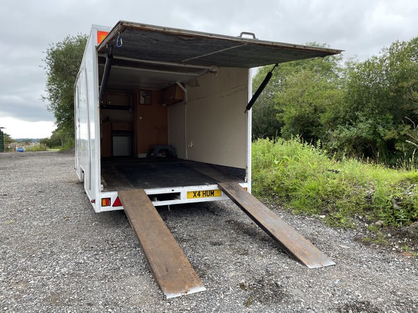 Secondhand Transport Trailer with Kitchen Toilet & Shower Pod For Sale