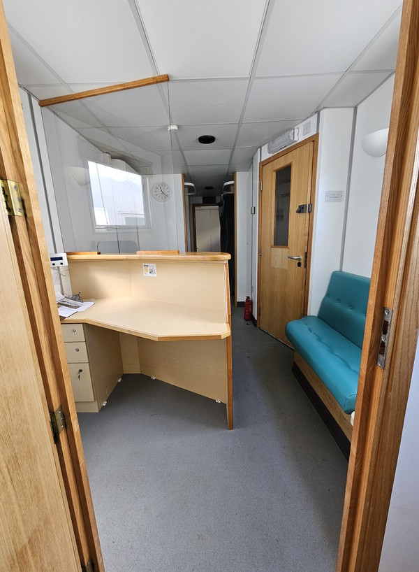 Secondhand 11 Meter Medical Clinic Trailer For Sale