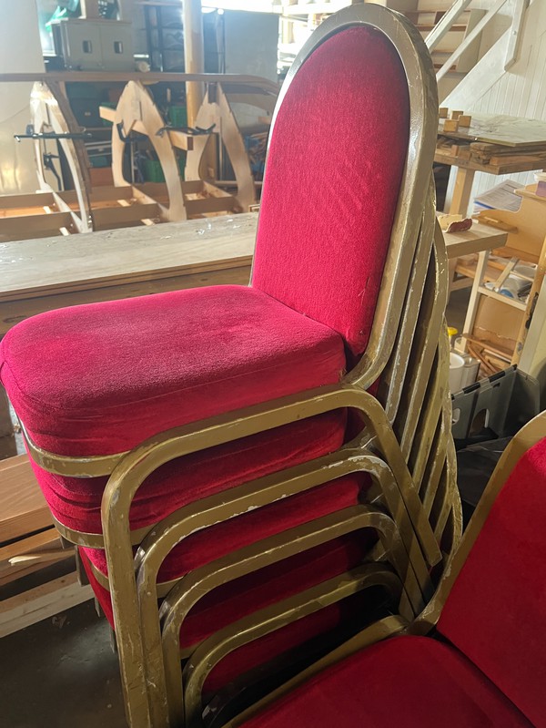 Secondhand 34x Red Banqueting Chairs Gold Frame