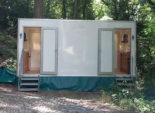 Secondhand Used Luxury 2 + 1 Recirc Toilet Trailer For Sale Secondhand Used Luxury 2 + 1 Recirc Toilet Trailer For Sale