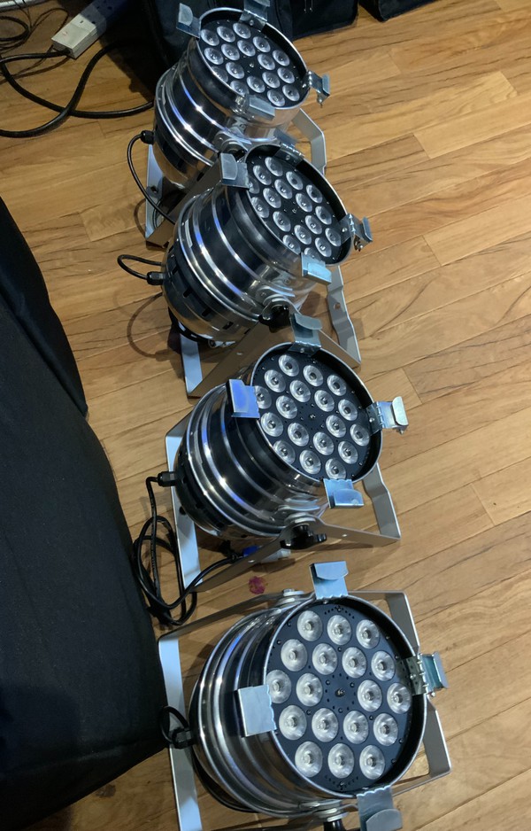 4x Showtec Par 64 Short LED Q4 18 Polished For Sale