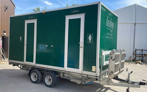 Secondhand Luxury 2 + 1 Recirculating Toilet Unit For Sale Secondhand Luxury 2 + 1 Recirculating Toilet Unit For Sale