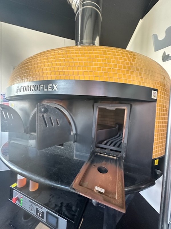 Bespoke Oven Rotating base, gas with wood chamber