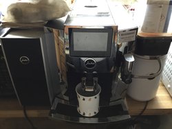 Automatic Jura s8 drinks machine