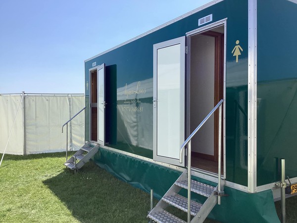 3 + 1 Luxury Toilet Trailer - Lincolnshire 8