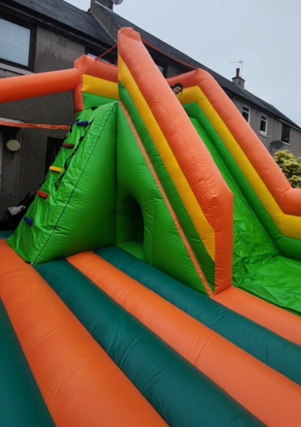 Secondhand Jungle Themed Bouncy Castle With Slide