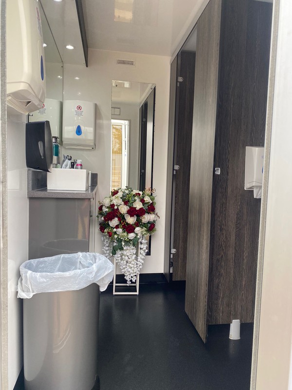 Secondhand Luxury 2+1 Toilet Trailer For Sale