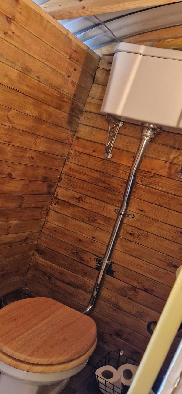 Vintage look toilet trailer