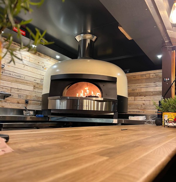 wood / Gas fired pizza oven 1m