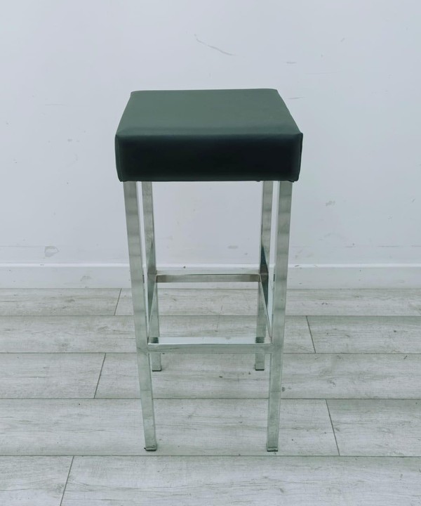 Secondhand 73x Barstool, Black/White Leather