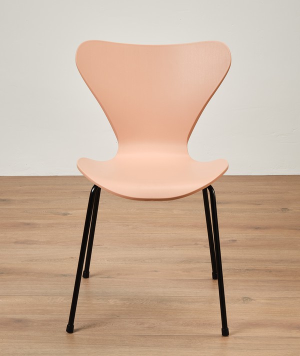 29x Pink Cafe/Dining Chairs For Sale