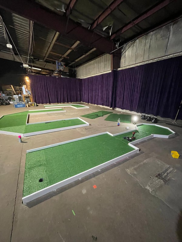 Secondhand Used 18 Mini Golf Holes For Sale