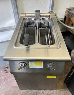 2x Twin Ambach Fryers For Sale