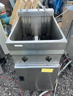 Secondhand Twin Basket 3 Phase Valentine Fryer For Sale