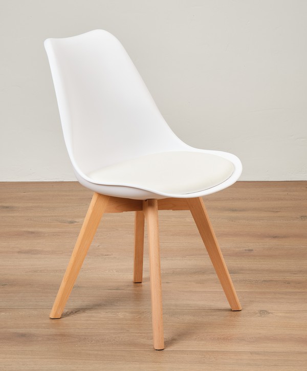 New 21x Cafe/Dining Chairs In White For Sale