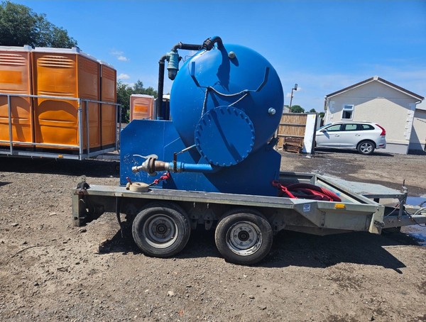 Secondhand Used Rapide 450 Gallon Waste Tank With Trailer For Sale