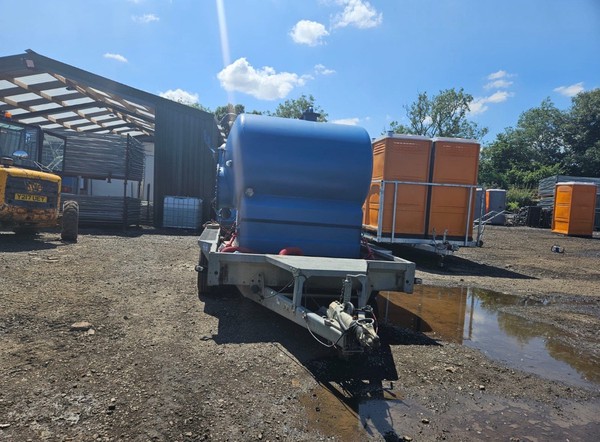 Used Rapide 450 Gallon Waste Tank With Trailer For Sale