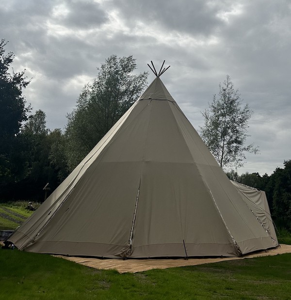 Buy Used Giant Tipi