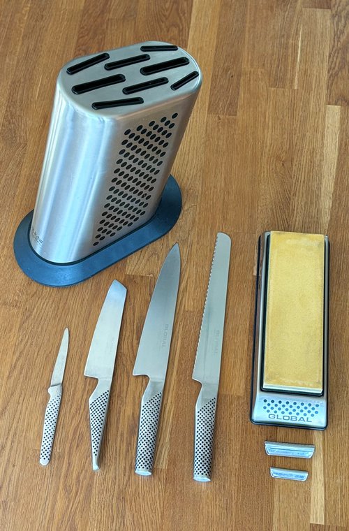 Secondhand 4x Global Knives, Block And Ceramic Whetstone For Sale Secondhand 4x Global Knives, Block And Ceramic Whetstone For Sale