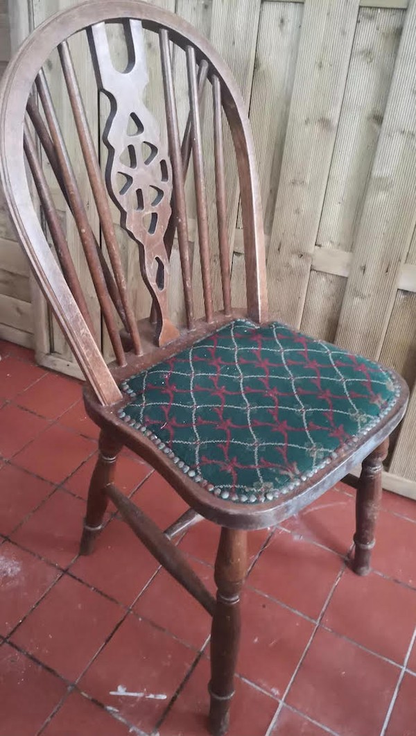 Traditional Upholstered Wooden Cafe Chairs