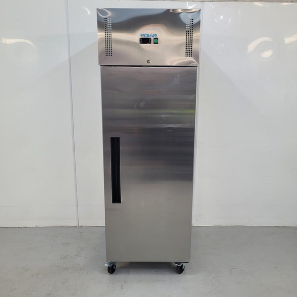 Single door upright fridge