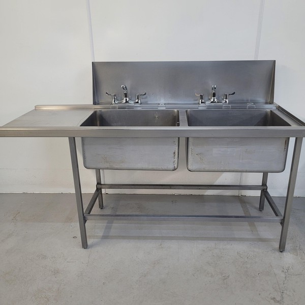 Free standing deep double bowl sink