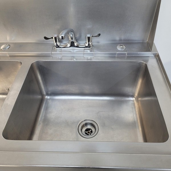 Pot washing sink