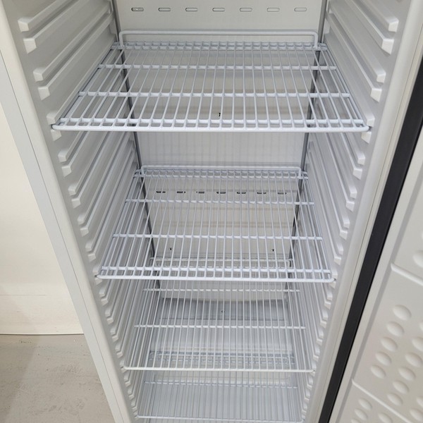 Wire shelves commercial fridge