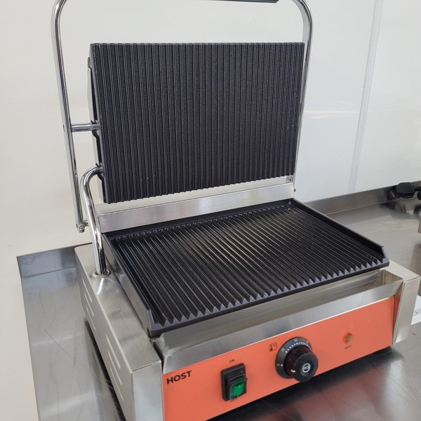 Cast Iron ribbed Panini  grill