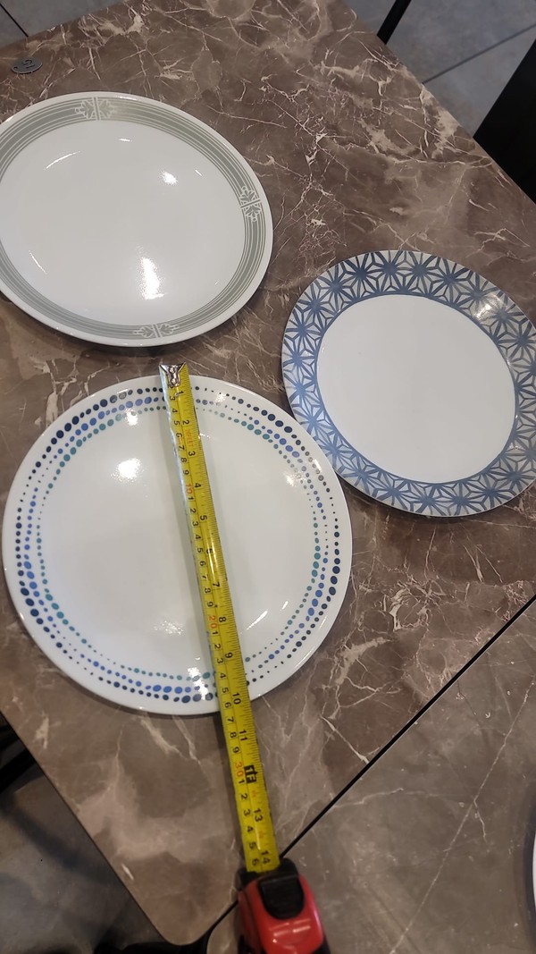 second hand Corelle dinner plates