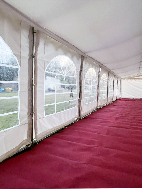 Marquee with lining and carpet