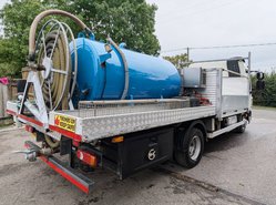 Vacuum tank lorry for sale