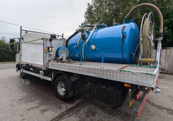 Vacuum tank truck for sale