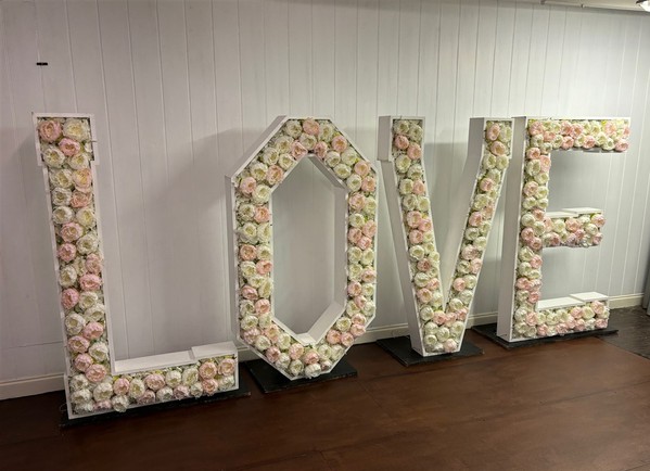 Secondhand 5ft Floral 'Love' Letters