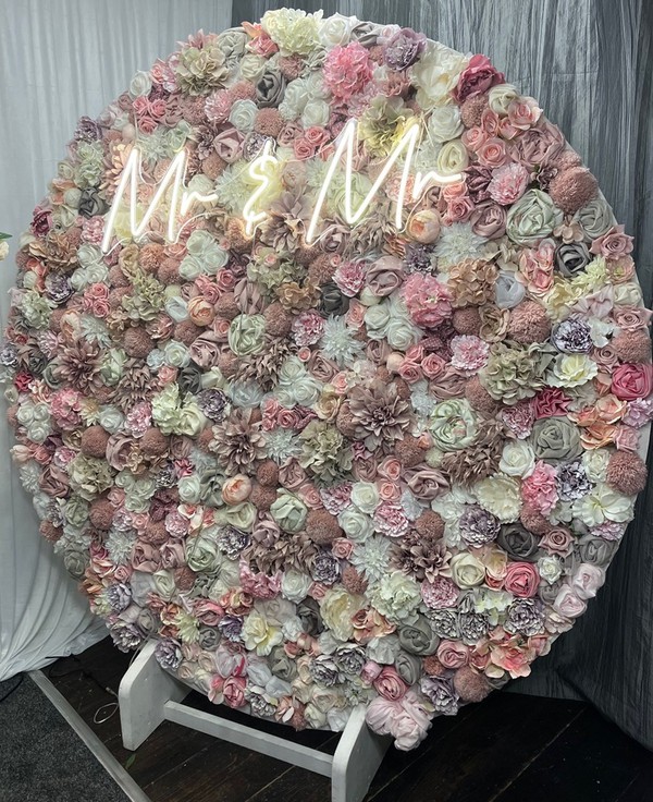 Secondhand Round Flower Wall Backdrop